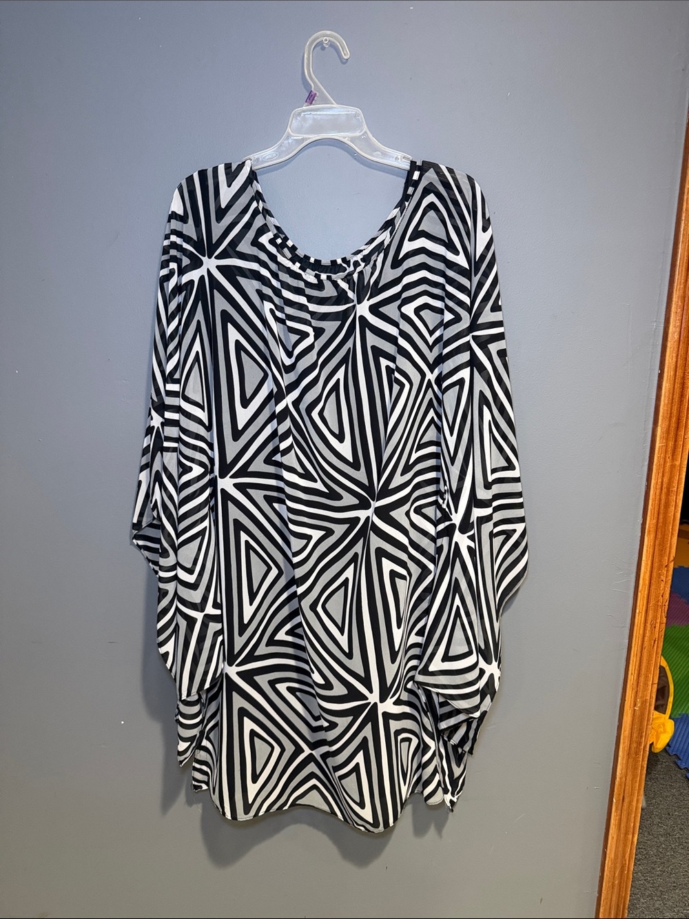 Black & White Geometric Tunic Top